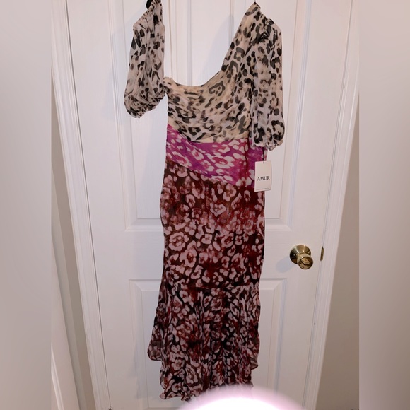 Amur size 8 dress, off shoulder strap - Picture 2 of 4